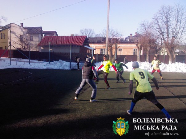 Зимовий кубок міста Болехова з міні-футболу йде на перерву
