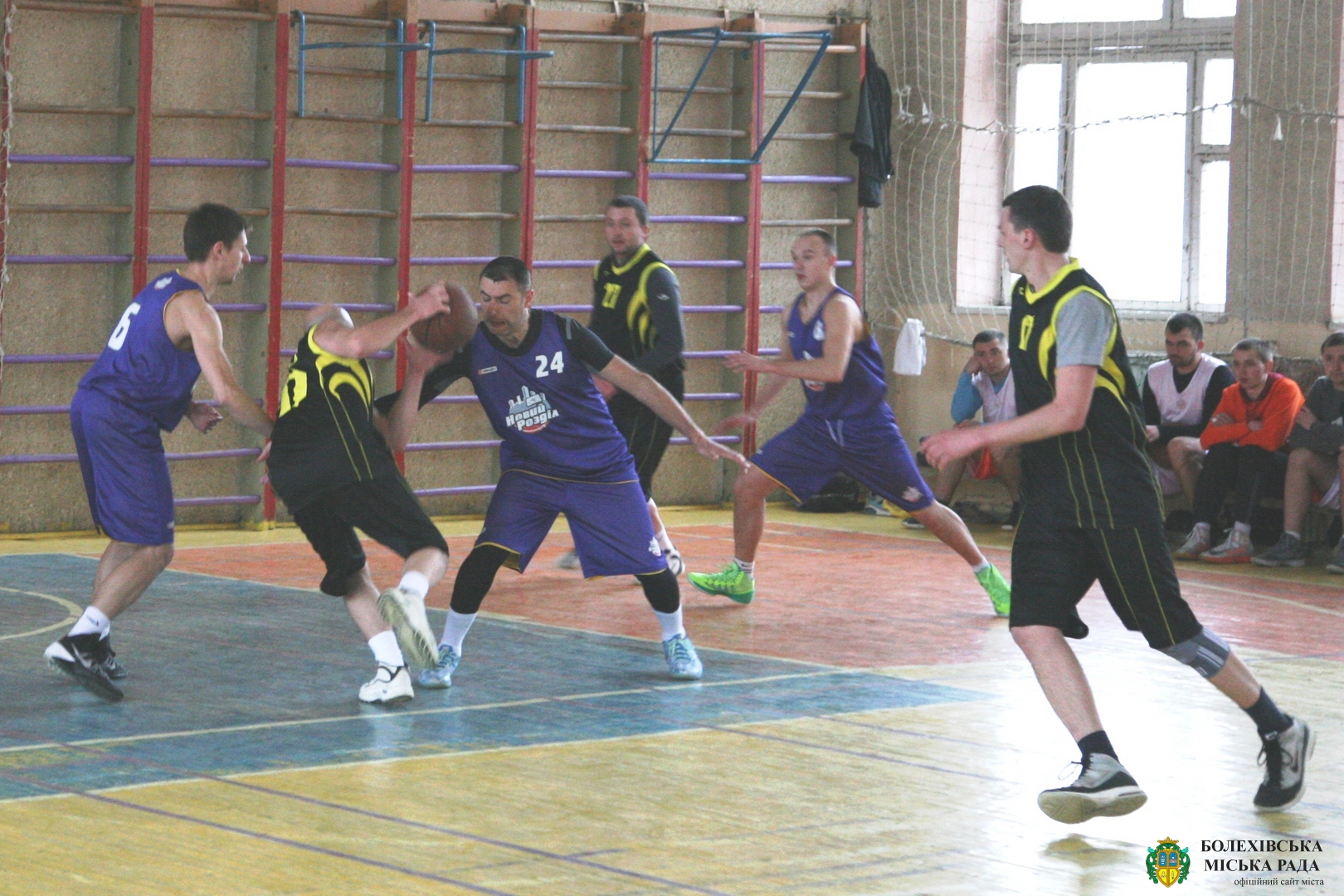 Чемпіонат міста Болехова з баскетболу сезону 2015 року