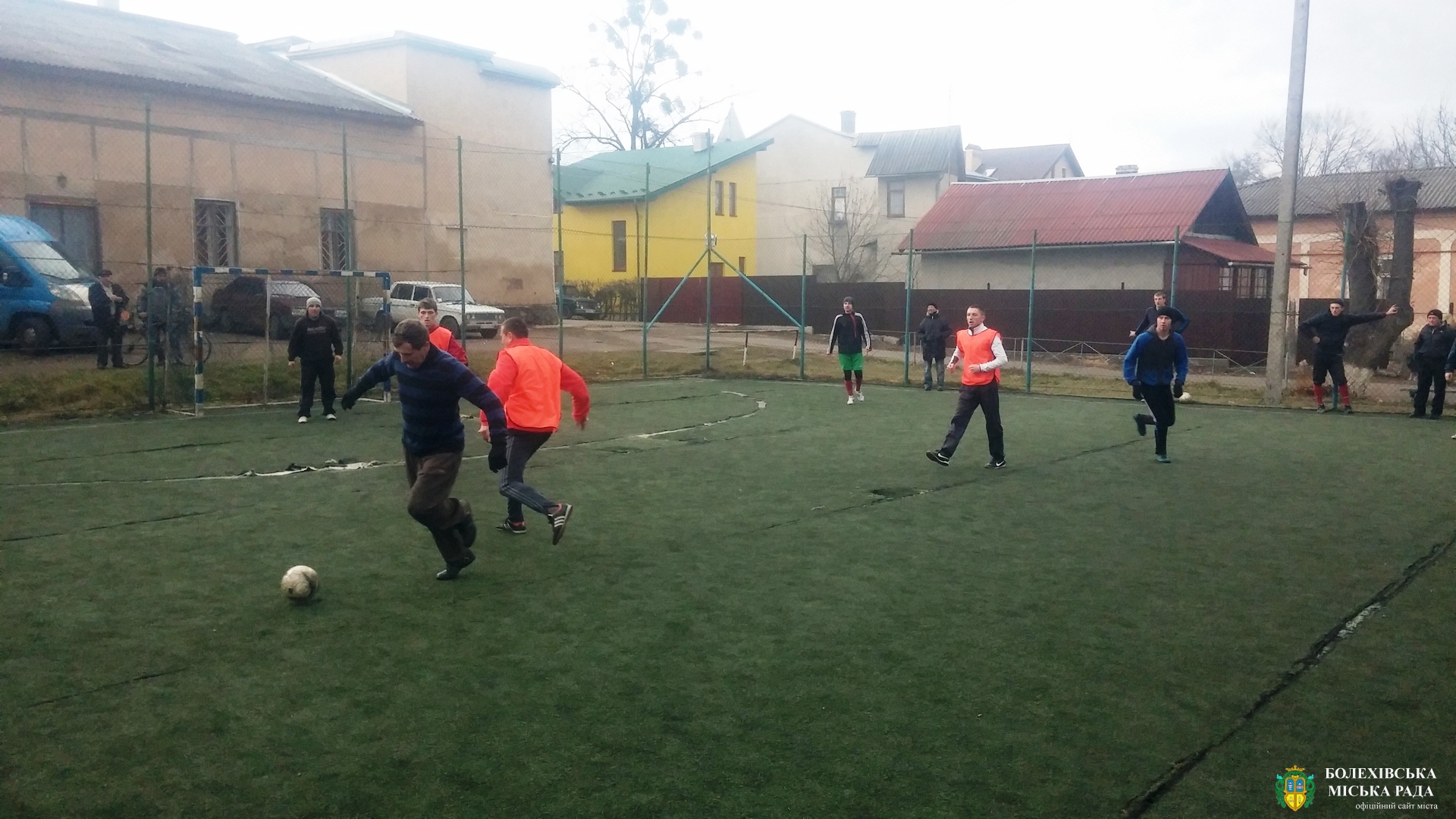 Зимовий кубок міста Болехова з міні-футболу виходить на фінішну пряму
