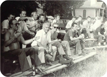 Фанати “Карпат” на виїздному матчі в П’ядиках Коломийського району 1995 року