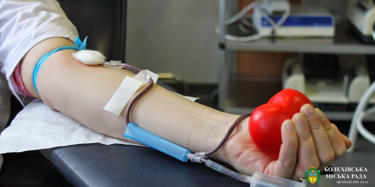Ювенальні поліцейські Івано-Франківщини стали донорами крові для хворих дітей