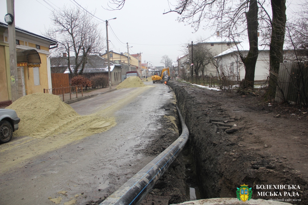 Болехівська міська рада виділила 1 мільйон 300 тисяч гривень на продовження капітального ремонту водопроводу на вулиці Данила Галицького