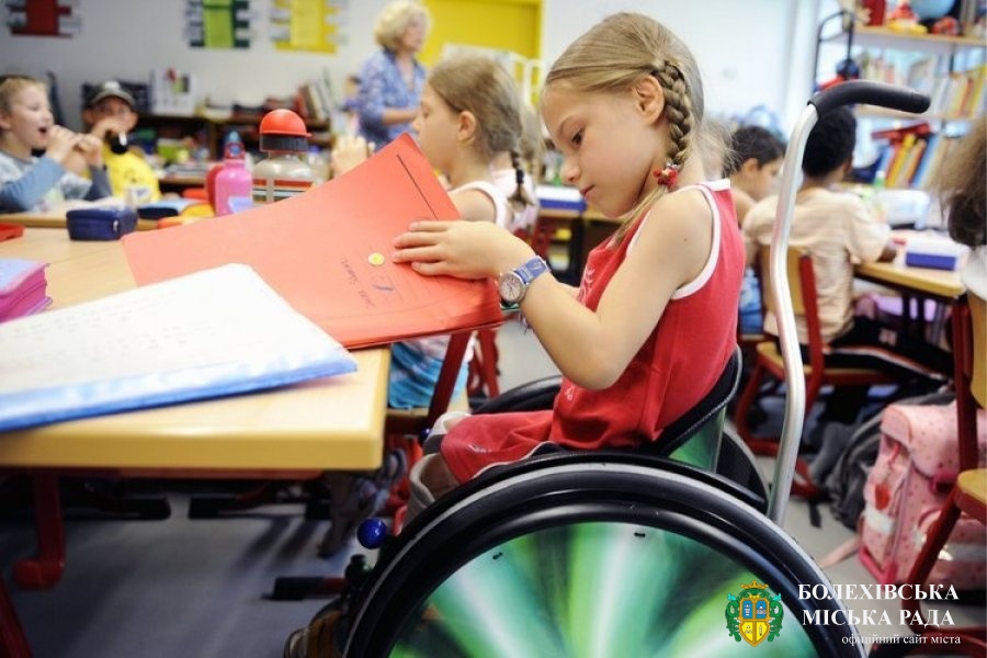 Прем’єр-міністр: Уряд бачить необхідність збереження спеціалізованих закладів для дітей з інвалідністю