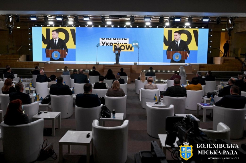 Президент: Сьогодні стартує великий суспільний діалог, присвячений головним темам, які є опорою незалежності України
