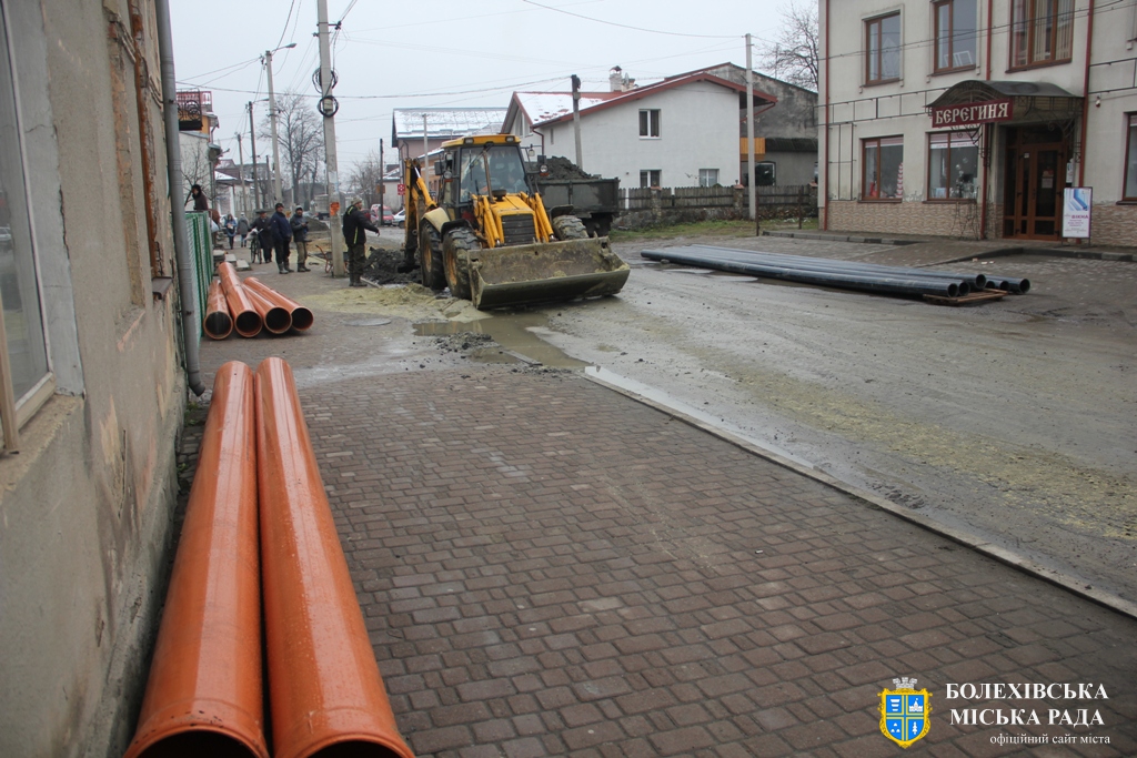 У Болехові продовжать будівництво каналізаційної мережі