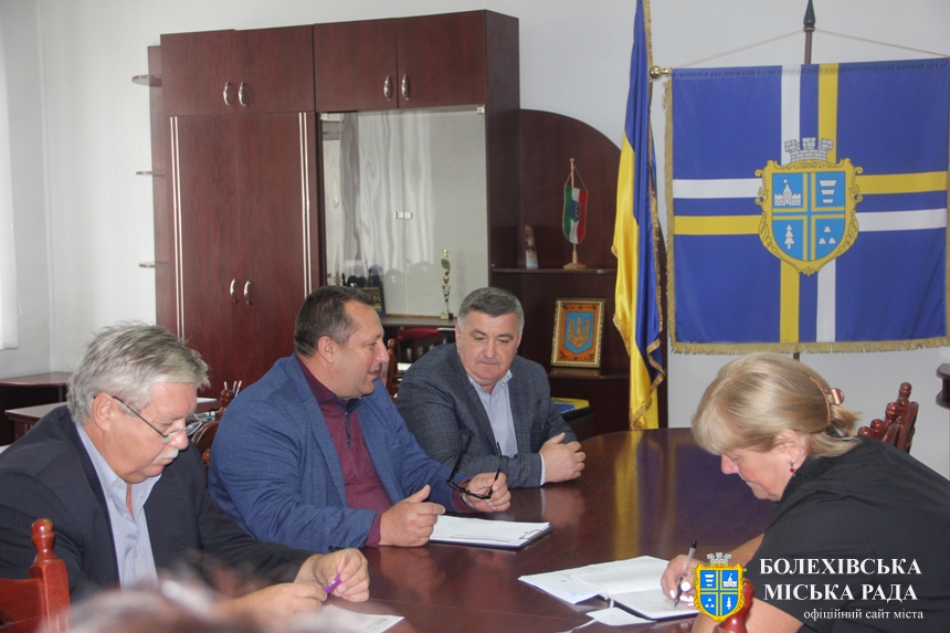 Міський голова Іван Яцинин провів нараду щодо підготовки до опалювального сезону