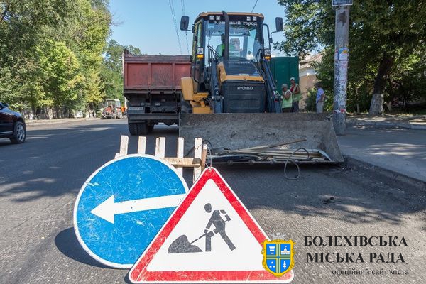 На ремонт місцевих і комунальних доріг в Івано-Франківській області цьогоріч  передбачили  майже 406 мільйонів гривень.