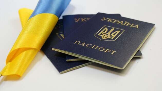 Можливість перетинання кордону громадянами України за внутрішніми паспортами продовжено.