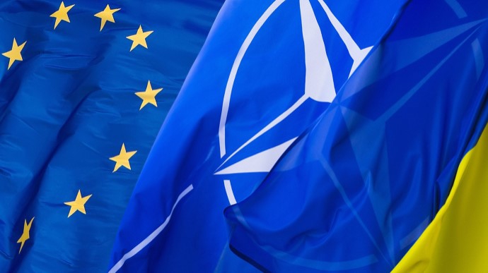 Понад 80% українців підтримують вступ до ЄС та НАТО