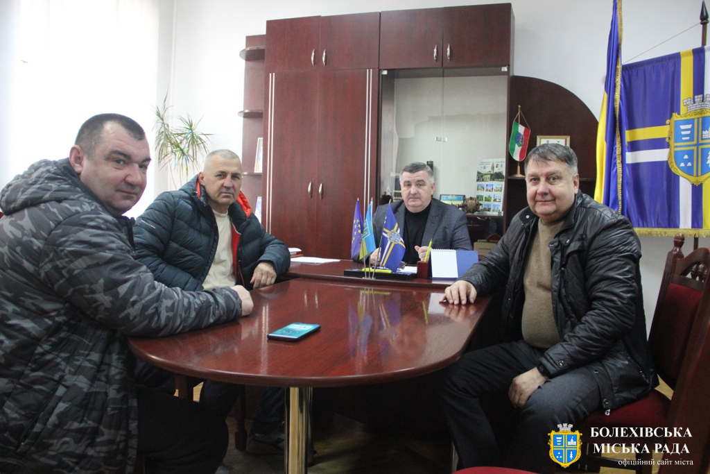 Міський голова Іван Яцинин зустрівся з бійцем батальйону Сил тероборони ЗСУ