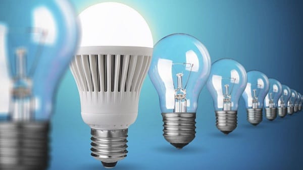 З січня в Україні стартує програма із безкоштовної заміни лампочок старого зразка на енергозберігаючі LED-лампи