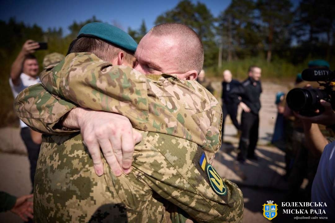 Як звільненим з полону та родинам полонених отримати державну грошову допомогу