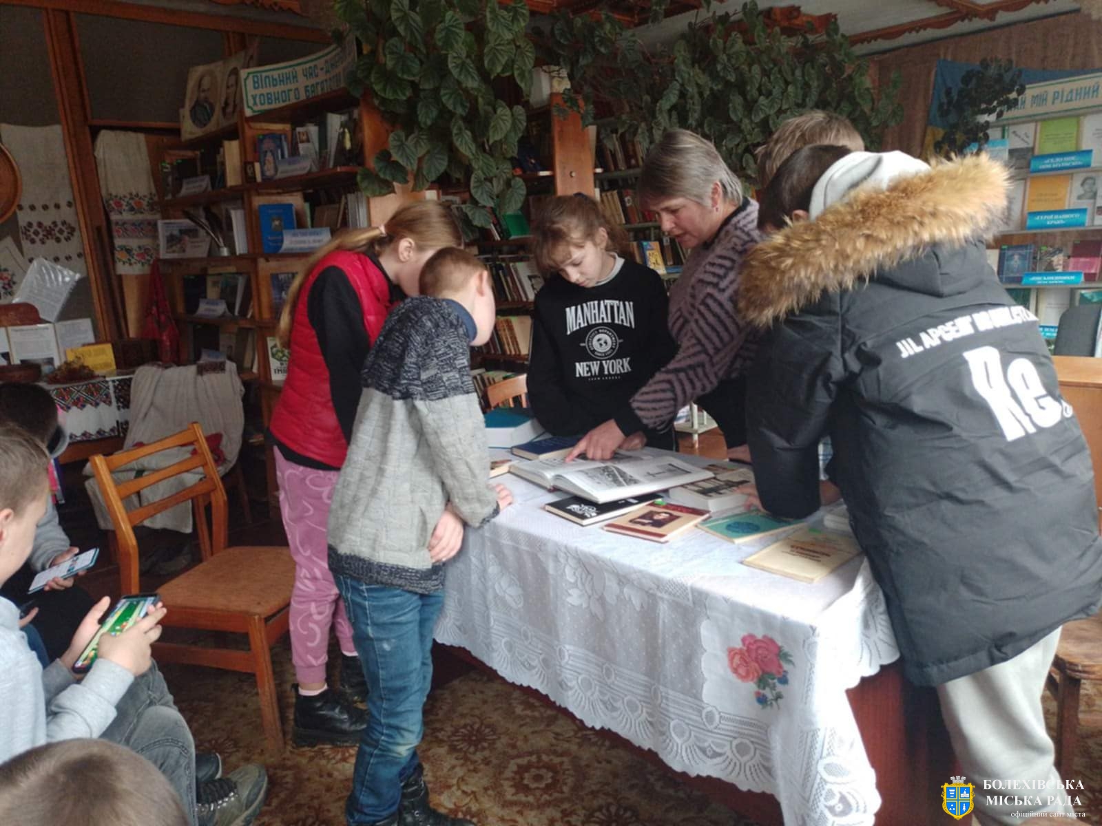 У бібліотеці села Козаківка вшанували пам'ять жертв Голокосту