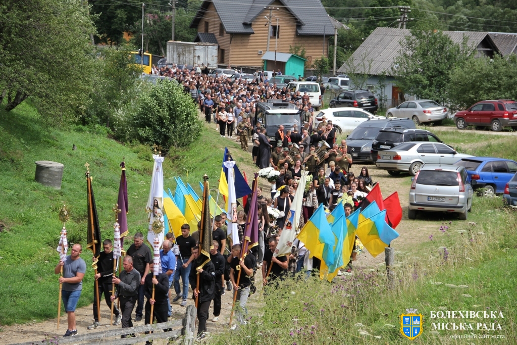 Громада попрощалася зі своїм Героєм: молодшим сержантом Віктором Мельниковичем