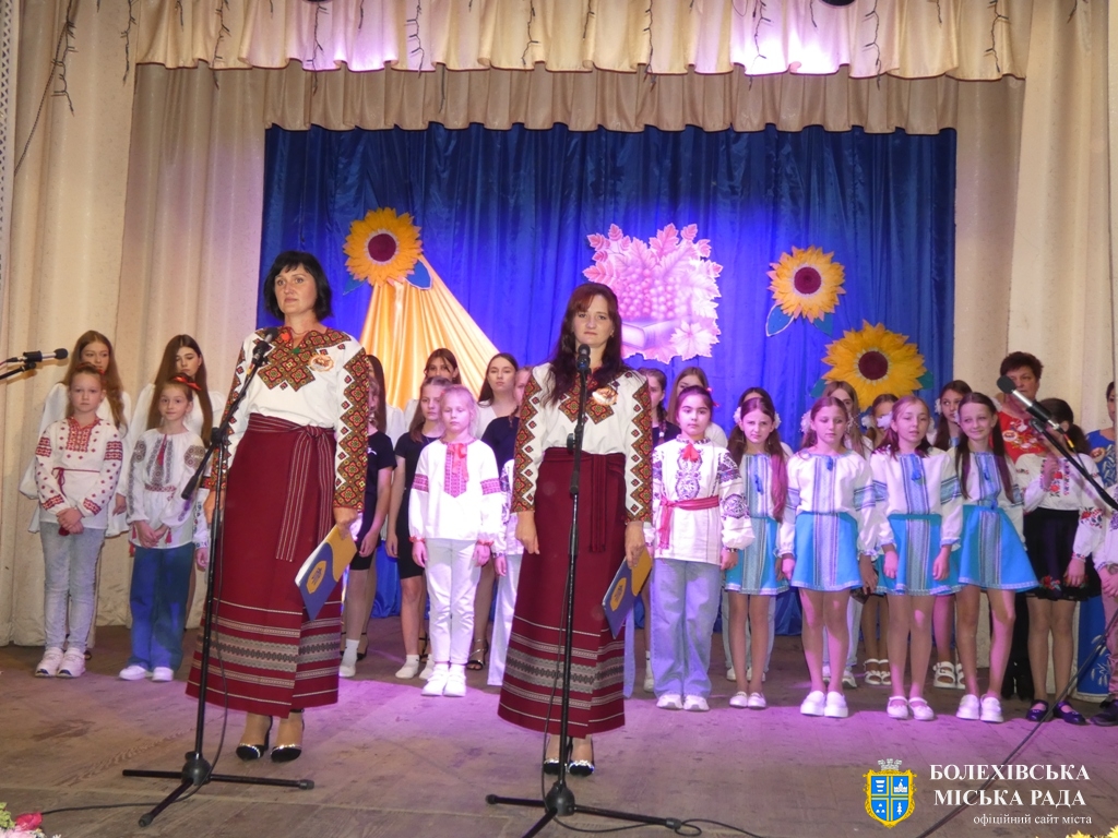 Теплі слова і почесні нагороди: як у Болехівській громаді відзначили День працівників освіти