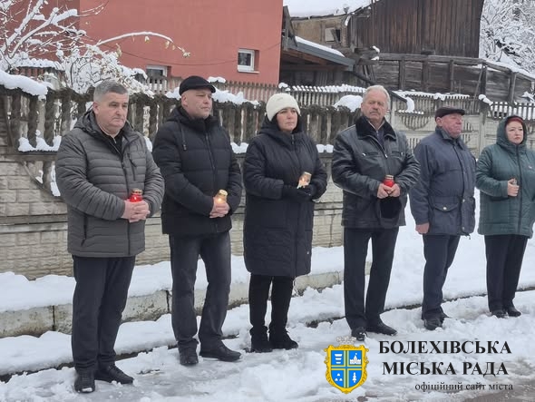 Пам’яті жертв голодоморів: віддали шану і пом’янули невинних українців, заморених страшним та смертельним голодом🕯