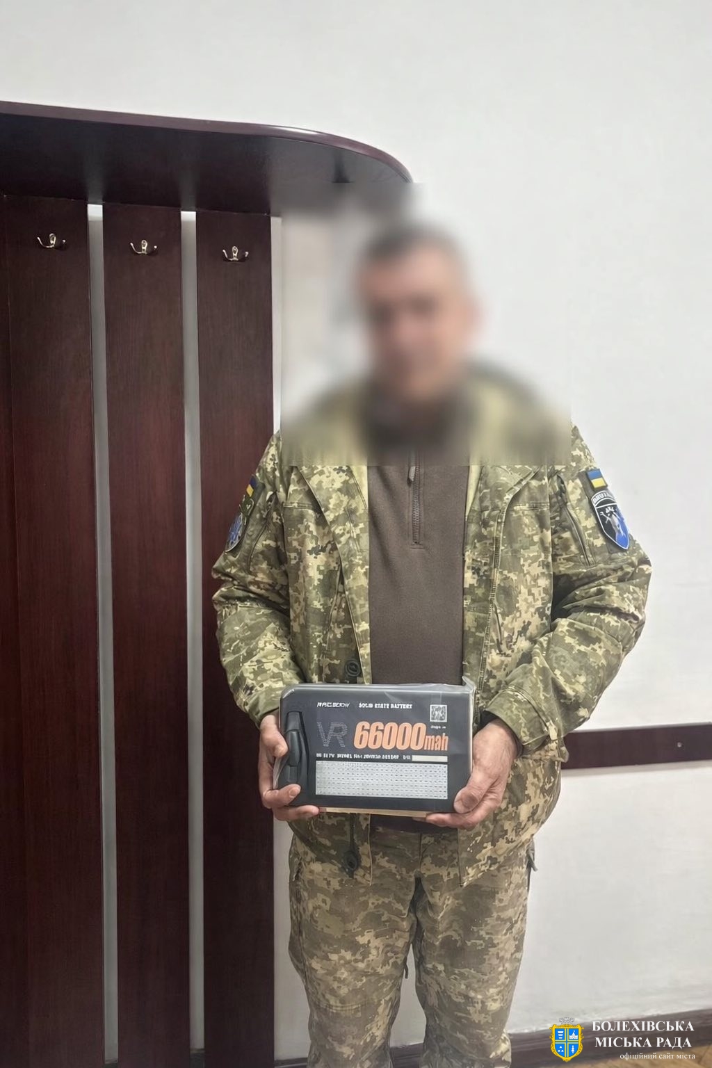 Болехівська міська рада передала 8 акумуляторних батарей для потреб військових🫂