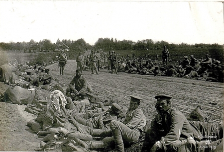 Російські військовополонені. Болехів, червень 1915 рік. Fotograf: Gruppe Hofmann. Джерело: Österreichische Nationalbibliothek - Austrian National Library https://surl.li/latnyj