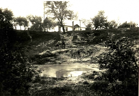 Вирва на дорозі Болехів–Стрий. Джерело: Österreichischen Nationalbibliothek, Bildarchiv Austria https://surl.lt/szmicv