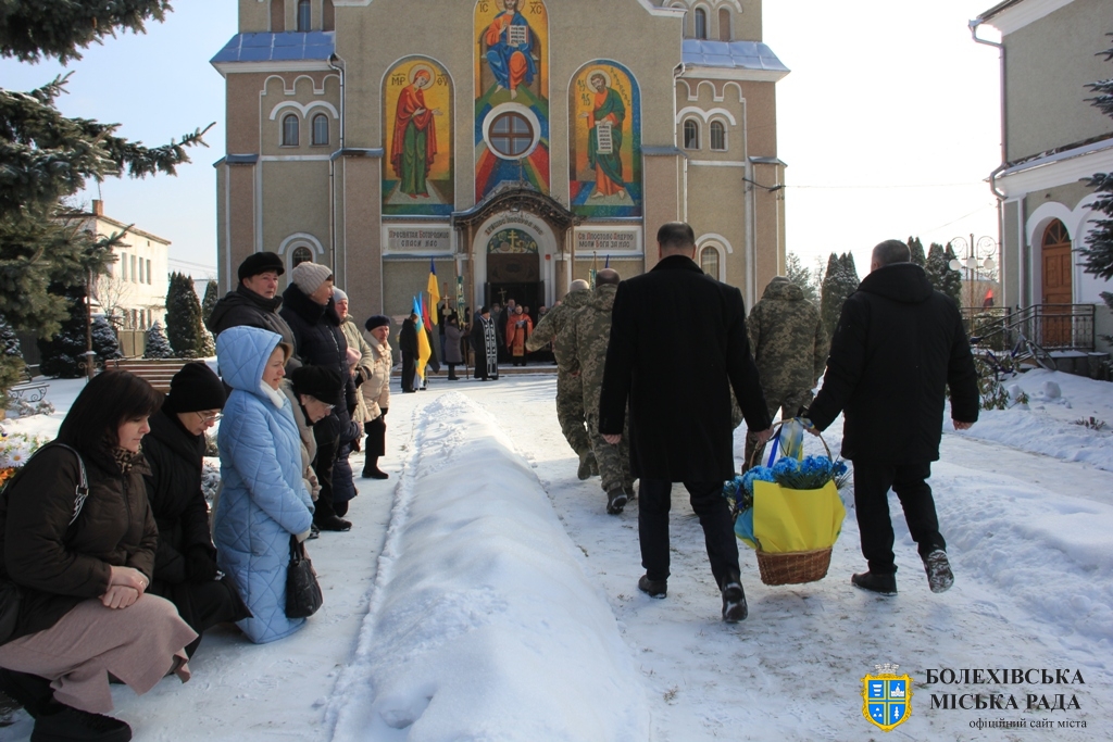 Болехів у скорботі провів останньою земною дорогою свого Захисника Миколу Чекаловського… 🇺🇦