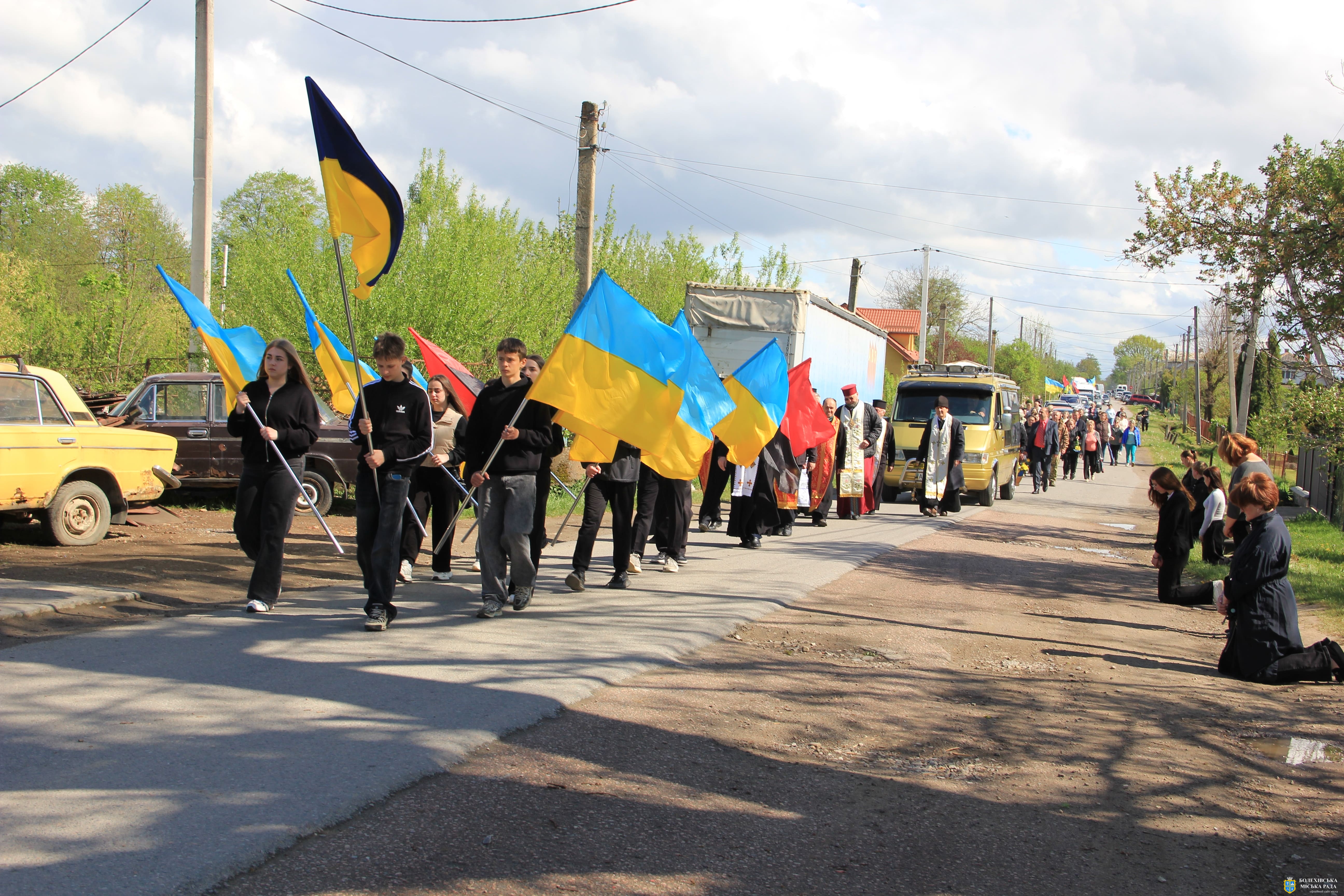 У скорботі та молитві громада зустріла Героя Івана Гребенюка🇺🇦🇺🇦