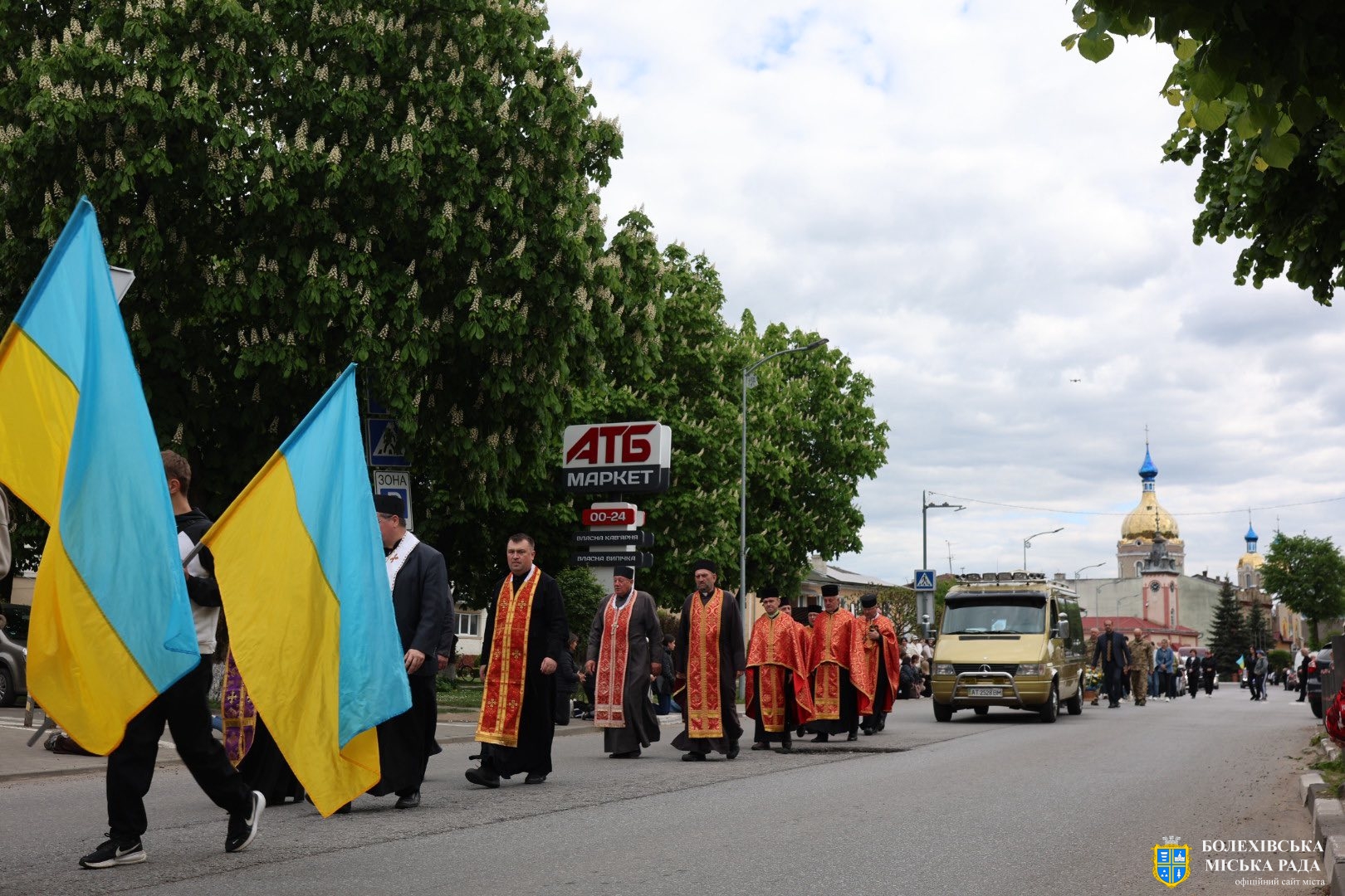 🕯️ Одна труна змінилася іншою: Болехівщина знову у скорботі