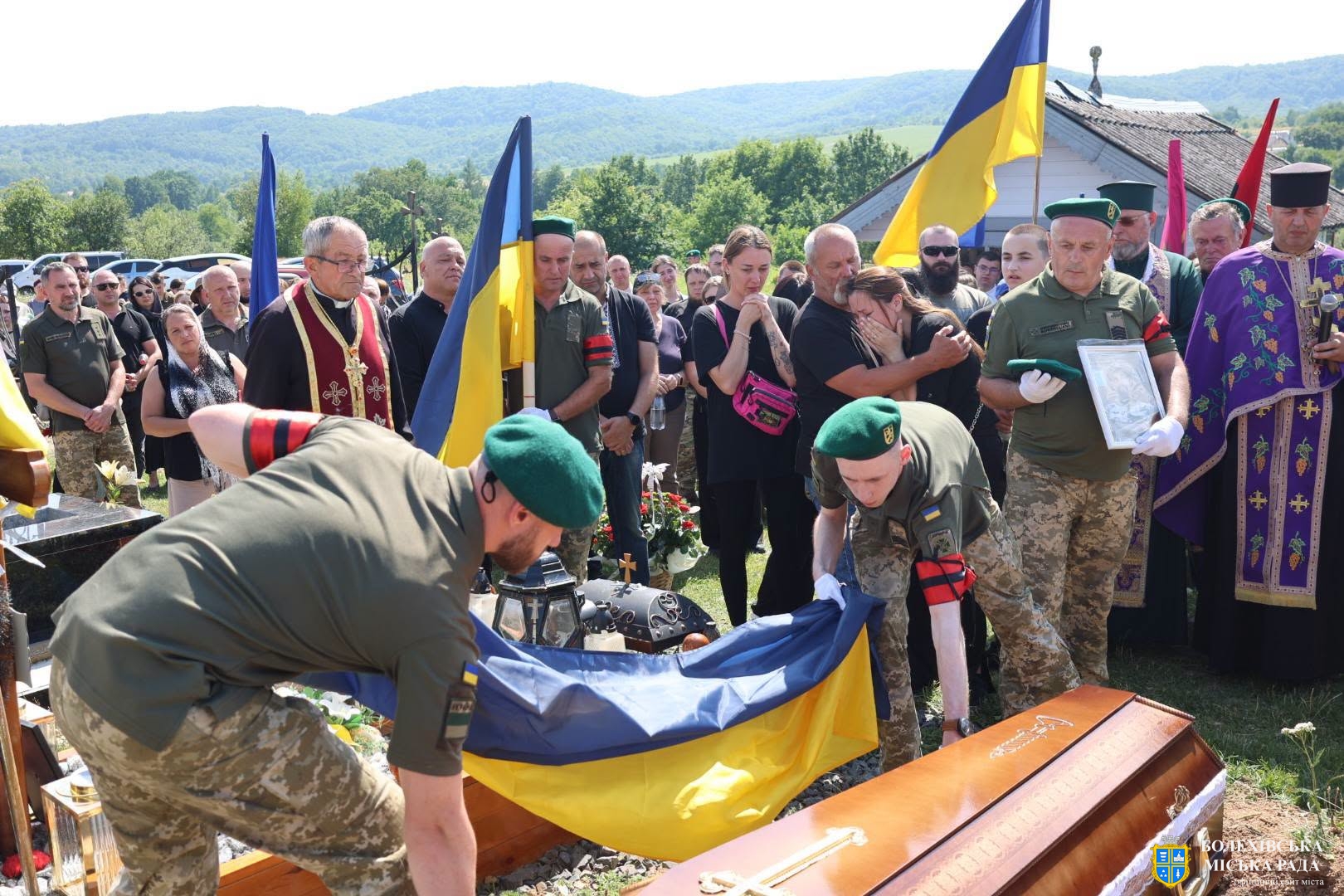 Болехівська громада попрощалася із захисником України Олександром Королем🖤