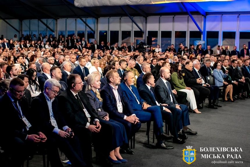 Міський голова Іван Яцинин взяв участь у Саміті Карпатської вісімки C8